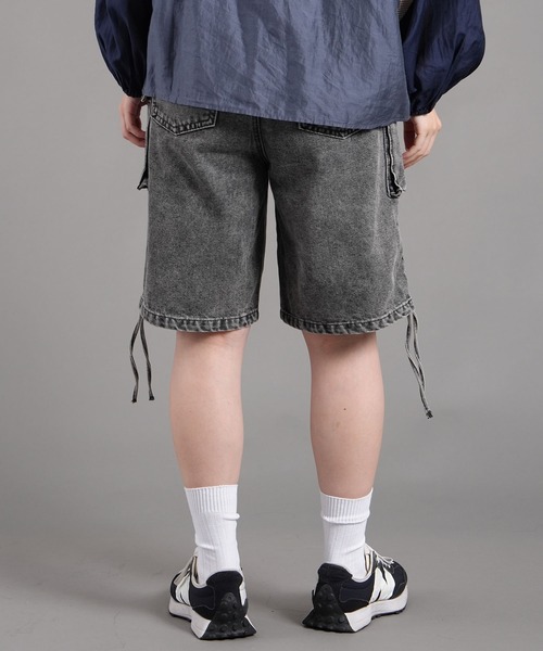 .WORKS（ドットワークス）の「スラブデニム左右裾脇ルーシュカーゴハーフパンツ（デニムパンツ・レディース・ブルー/ダークグレー・61/64）」の20枚目の写真