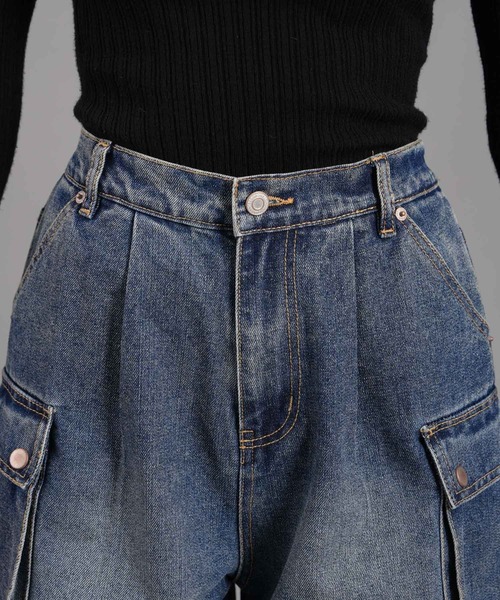 .WORKS（ドットワークス）の「スラブデニム左右裾脇ルーシュカーゴハーフパンツ（デニムパンツ・レディース・ブルー/ダークグレー・61/64）」の3枚目の写真