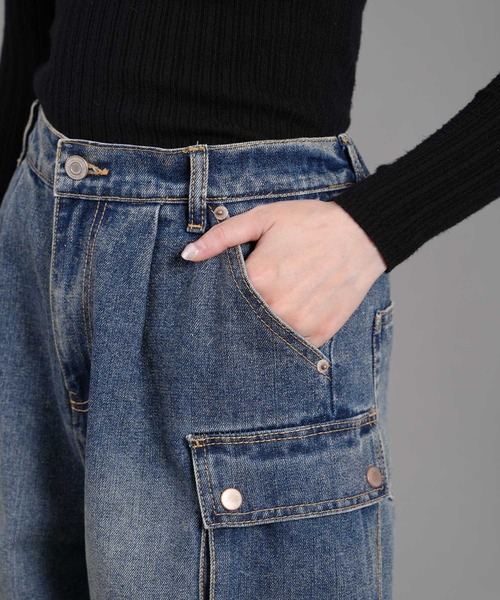 .WORKS（ドットワークス）の「スラブデニム左右裾脇ルーシュカーゴハーフパンツ（デニムパンツ・レディース・ブルー/ダークグレー・61/64）」の4枚目の写真