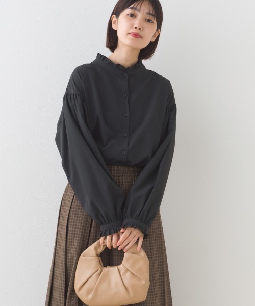 OMNES(オムネス)の「テックコットンフリル衿 袖シャツ長袖シャツブラウス(シャツ/ブラウス・レディース・ブラック/ネイビー系/ベージュ/ブルー系その他/イエロー/ホワイト/グリーン・FREE)」の13枚目の写真