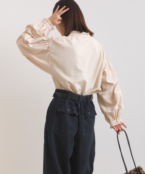 OMNES(オムネス)の「テックコットンフリル衿 袖シャツ長袖シャツブラウス(シャツ/ブラウス・レディース・ブラック/ネイビー系/ベージュ/ブルー系その他/イエロー/ホワイト/グリーン・FREE)」の20枚目の写真