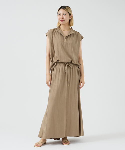 DESIGNWORKS(デザインワークス)の「【セットアップ対応】レーヨンフレンチスリーブブラウス(シャツ/ブラウス・レディース・ベージュ/ブラック・フリー)」の7枚目の写真