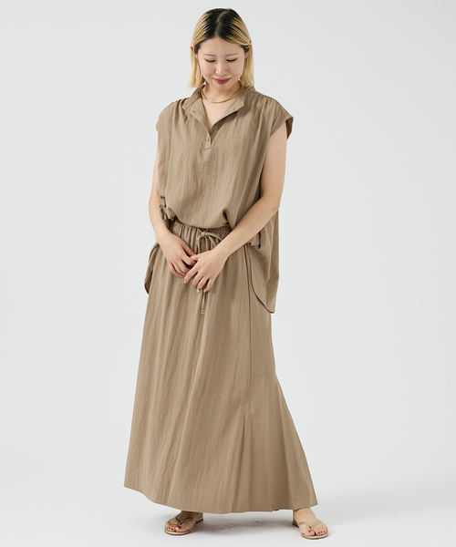DESIGNWORKS(デザインワークス)の「【セットアップ対応】レーヨンフレンチスリーブブラウス(シャツ/ブラウス・レディース・ベージュ/ブラック・フリー)」の8枚目の写真