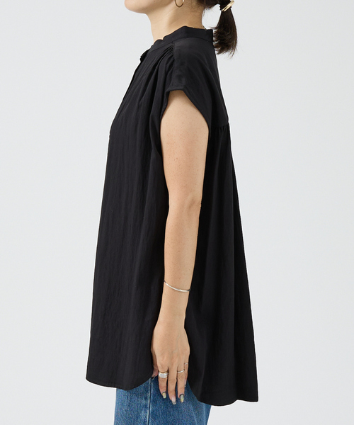 DESIGNWORKS(デザインワークス)の「【セットアップ対応】レーヨンフレンチスリーブブラウス(シャツ/ブラウス・レディース・ベージュ/ブラック・フリー)」の15枚目の写真