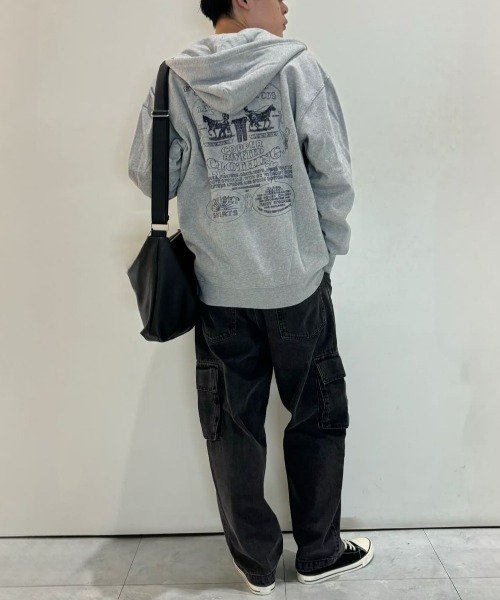 Levi's(リーバイス)の「【Levi's】ジップパーカー (フーディ/バックプリント/クラシック/フロントロゴ/通気性/耐久性/デイリーユース/カジュアル)(パーカー・メンズ・グレー・M/S/L)」の13枚目の写真