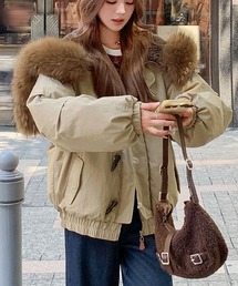 2ly2（トゥーリートゥー）の「ボリュームファー付きダッフル風ショートコート（その他アウター）」