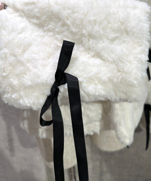 Mejoul（メジュール）の「【2025秋冬新作】リボンPU切り替え バイカラーフェイクファーコート（その他アウター・レディース・ホワイト・L/M）」の12枚目の写真