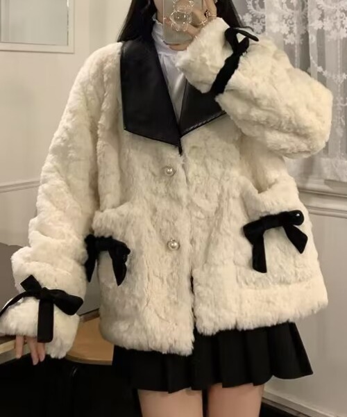 Mejoul（メジュール）の「【2025秋冬新作】リボンPU切り替え バイカラーフェイクファーコート（その他アウター・レディース・ホワイト・L/M）」の15枚目の写真