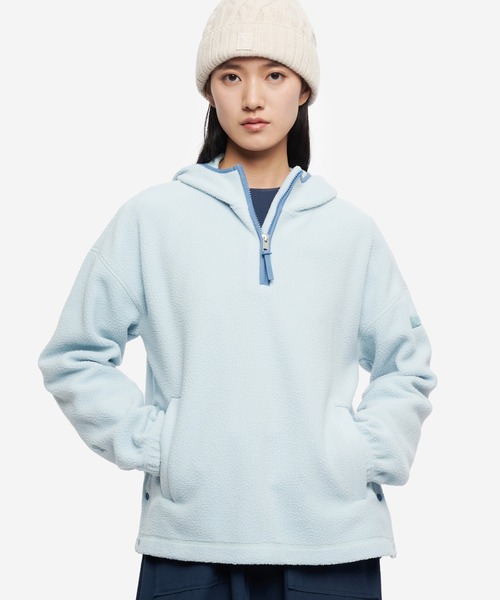 AIGLE（エーグル）の「ポーラーテック ハーフジップフリースパーカー / POLARTEC THERMAL PRO（パーカー・レディース・ライトブルー/ホワイト・36/38）」の2枚目の写真