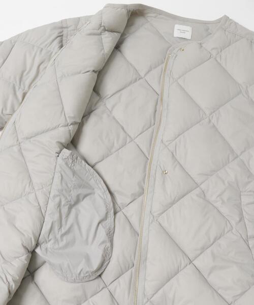 URBAN RESEARCH DOORS(アーバンリサーチドアーズ)の「ライトダウンキルトロングコート(ダウンジャケット/コート・レディース・グレー系その他/カーキ/ネイビー・MEDIUM)」の12枚目の写真