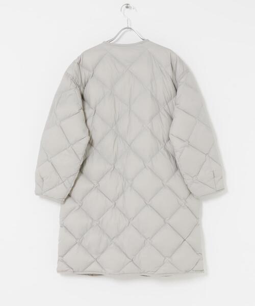 URBAN RESEARCH DOORS(アーバンリサーチドアーズ)の「ライトダウンキルトロングコート(ダウンジャケット/コート・レディース・グレー系その他/カーキ/ネイビー・MEDIUM)」の14枚目の写真