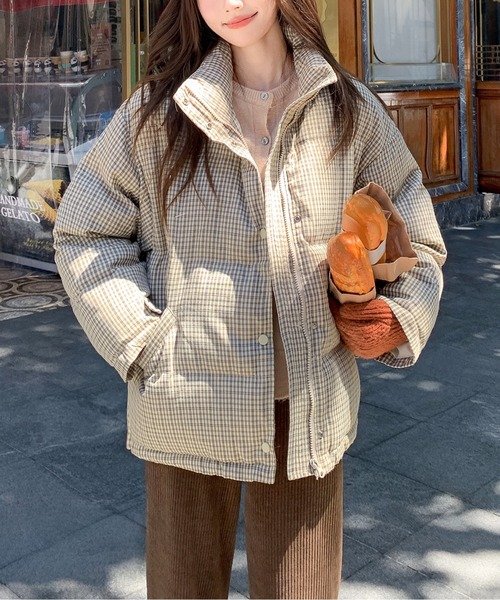 AMAJI（アマジ）の「チェック柄 中綿ダウンジャケット（ダウンジャケット/コート・レディース・ベージュ・MEDIUM/LARGE）」の12枚目の写真