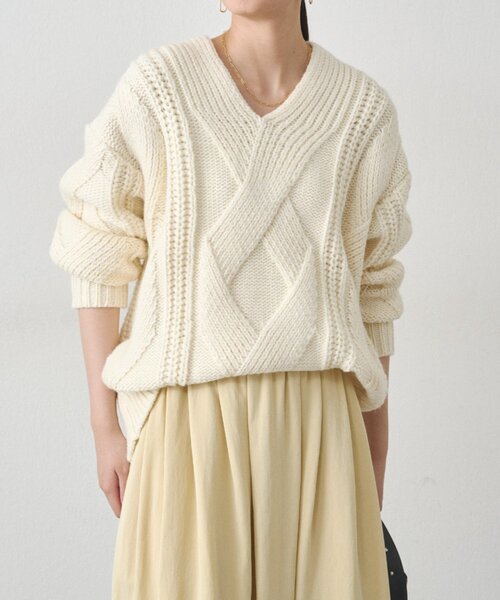 LOUNGEDRESS（ラウンジドレス）の「ケーブルVニット（ニット/セーター・レディース・アイボリー/レッド/ネイビー・FREE）」の10枚目の写真