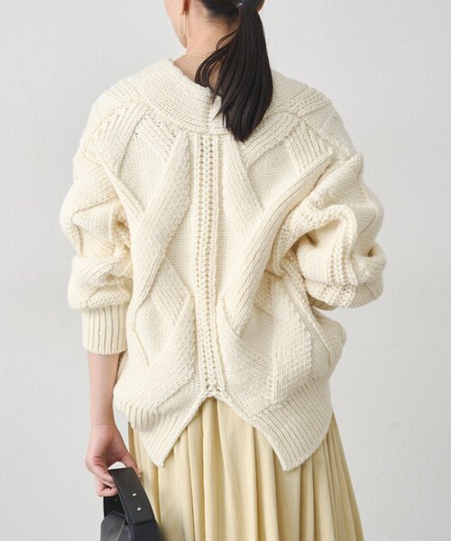 LOUNGEDRESS（ラウンジドレス）の「ケーブルVニット（ニット/セーター・レディース・アイボリー/レッド/ネイビー・FREE）」の12枚目の写真