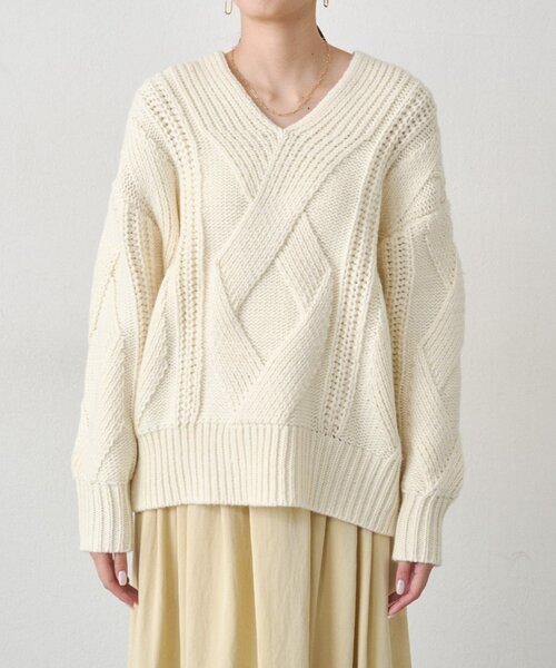 LOUNGEDRESS（ラウンジドレス）の「ケーブルVニット（ニット/セーター・レディース・アイボリー/レッド/ネイビー・FREE）」の14枚目の写真