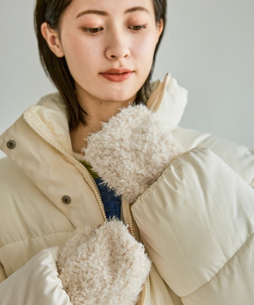 LAKOLE（ラコレ）の「カーリーファーアームウォーマー / 587918（アームカバー・レディース・オフホワイト/ブラウン・FREE）」の2枚目の写真