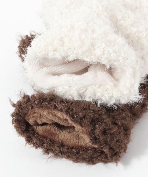 LAKOLE（ラコレ）の「カーリーファーアームウォーマー / 587918（アームカバー・レディース・オフホワイト/ブラウン・FREE）」の6枚目の写真