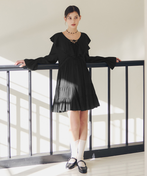 ZEROSTREET（ゼロストリート）の「[2カラー] セピアフリルワンピース（ワンピース・レディース・ブラウン/ブラック・SMALL/MEDIUM）」の4枚目の写真