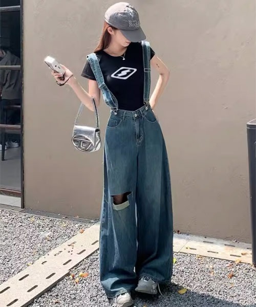 VIBGYOR Women(ヴィブジョー ウィメン)の「【Mayree】サスペンダー付き バギー ワイド パンツ(デニムパンツ・レディース・ブルー・MEDIUM)」の1枚目の写真