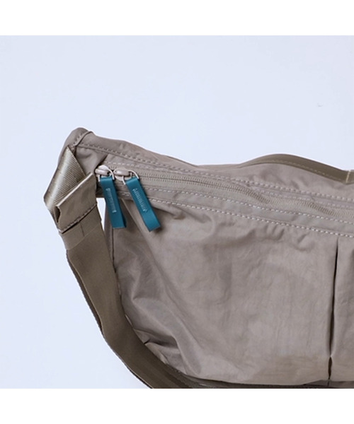 CHROME（クローム）の「［ CHROME / クローム ］YOYOGI 14L MESSENGER / ヨヨギ 14L メッセンジャー 耐水 14L ショルダーバッグ（ショルダーバッグ・メンズ・グレー・FREE）」の6枚目の写真