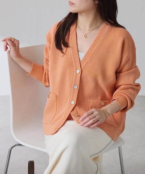 COLLAGE GALLARDAGALANTE（コラージュガリャルダガランテ）の「ツヤボタンカーディガン/WEB限定カラー展開（カーディガン/ボレロ・レディース・ネイビー/オレンジ/サックスブルー・FREE）」の21枚目の写真