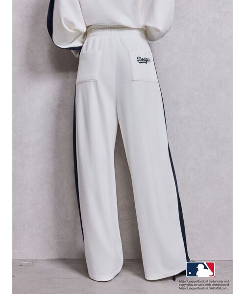 GYDA（ジェイダ）の「GYDA［MLB］2ラインワイドパンツ（その他パンツ・レディース・ブラック/オフホワイト/ブラウン・FREE）」の4枚目の写真