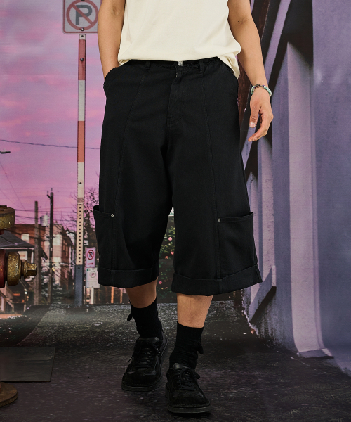 MIDSUN(ミッドサン)の「Frayed Blunt Bermuda Pants-Black(その他パンツ・レディース・その他・MEDIUM/LARGE/X-LARGE)」の1枚目の写真