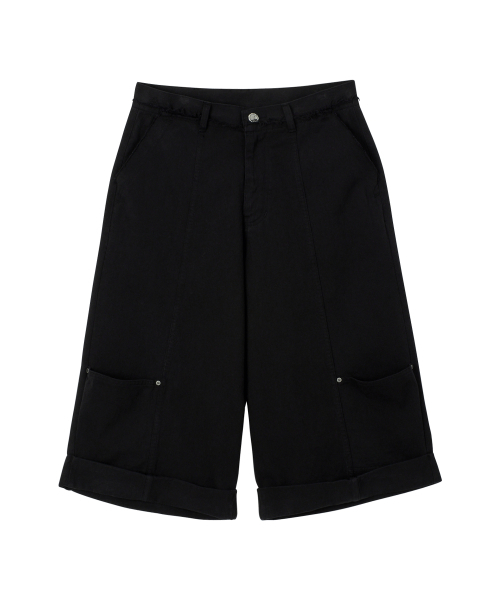 MIDSUN(ミッドサン)の「Frayed Blunt Bermuda Pants-Black(その他パンツ・レディース・その他・MEDIUM/LARGE/X-LARGE)」の2枚目の写真