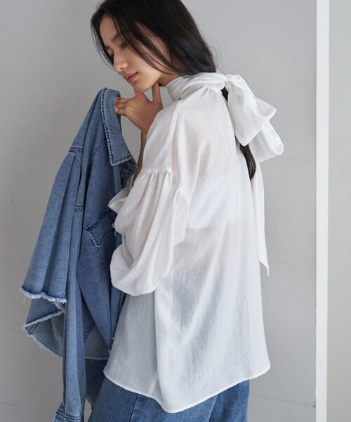 SHENERY（シーナリー）の「ボウタイブラウス（シャツ/ブラウス・レディース・ブラック/オフホワイト/ベージュ・FREE）」の2枚目の写真