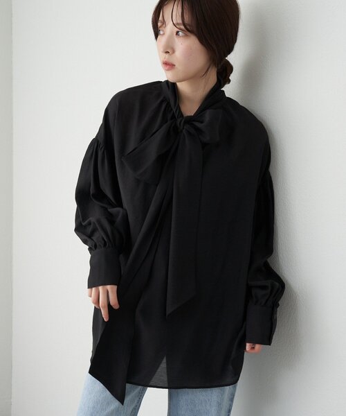 SHENERY（シーナリー）の「ボウタイブラウス（シャツ/ブラウス・レディース・ブラック/オフホワイト/ベージュ・FREE）」の3枚目の写真