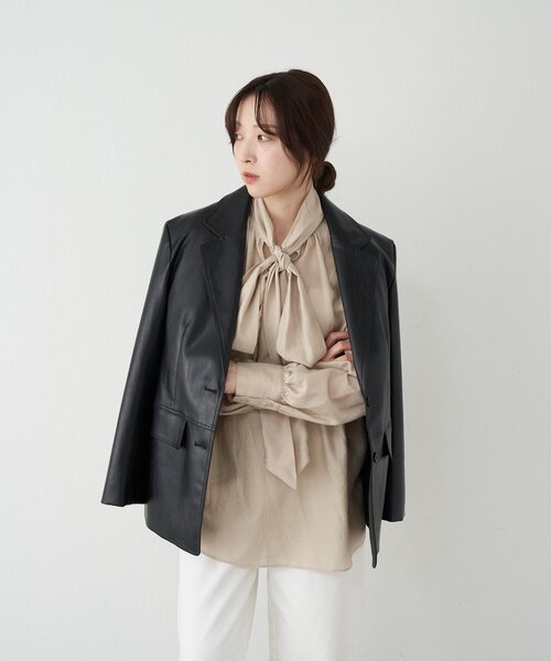 SHENERY（シーナリー）の「ボウタイブラウス（シャツ/ブラウス・レディース・ブラック/オフホワイト/ベージュ・FREE）」の12枚目の写真