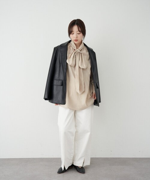 SHENERY（シーナリー）の「ボウタイブラウス（シャツ/ブラウス・レディース・ブラック/オフホワイト/ベージュ・FREE）」の13枚目の写真