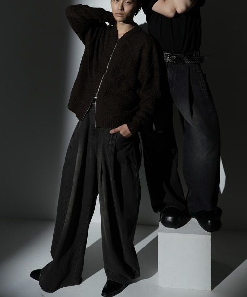 Chikashitsu +（チカシツプラス）の「【CS】cable knit zip cardigan