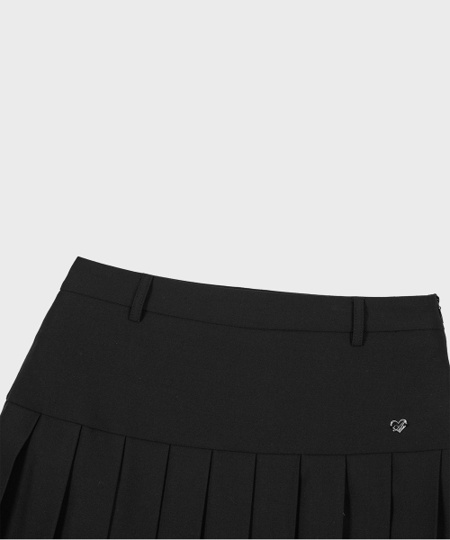 ALKI ALKA(アルキアルカ)の「Panel Pleat Skirt (Black)(スカート・レディース・ブラック・SMALL/MEDIUM)」の4枚目の写真