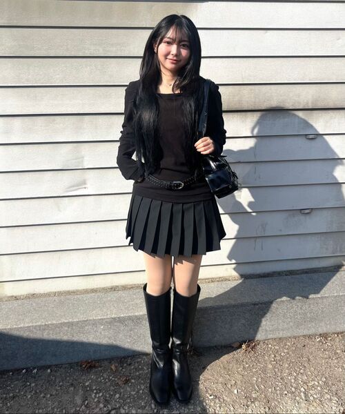ALKI ALKA(アルキアルカ)の「Panel Pleat Skirt (Black)(スカート・レディース・ブラック・SMALL/MEDIUM)」の5枚目の写真