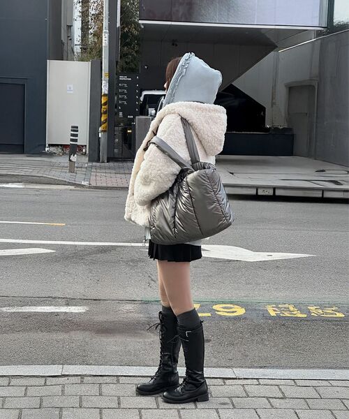 ALKI ALKA(アルキアルカ)の「Panel Pleat Skirt (Black)(スカート・レディース・ブラック・SMALL/MEDIUM)」の6枚目の写真