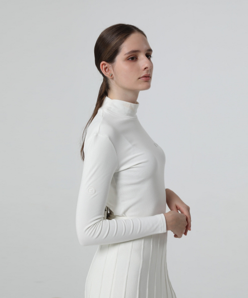 E.PARCA(イパルカ)の「ウィンター ベーシック ロングスリーブ トップ (ホワイト)(Tシャツ/カットソー・レディース・その他・SMALL/MEDIUM/LARGE/X-LARGE)」の3枚目の写真