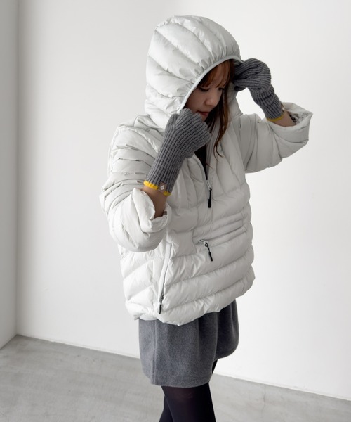 CANAL JEAN（キャナルジーン）の「El mar　ホールタッチバイカラーグローブ（手袋・レディース・ベージュ/グレー・ONE SIZE）」の3枚目の写真