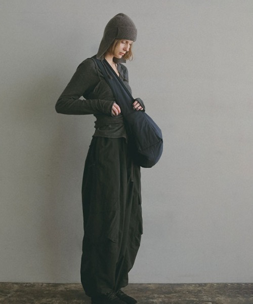 ETRE TOKYO（エトレトウキョウ）の「Marmot×ETRE TOKYO PERTEXパディングショルダーバック（ショルダーバッグ・レディース・ネイビー/オフホワイト・FREE）」の8枚目の写真