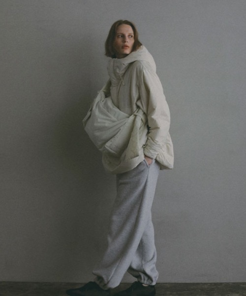 ETRE TOKYO（エトレトウキョウ）の「Marmot×ETRE TOKYO PERTEXパディングショルダーバック（ショルダーバッグ・レディース・ネイビー/オフホワイト・FREE）」の14枚目の写真