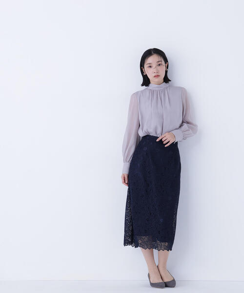 NATURAL BEAUTY BASIC（ナチュラルビューティーベーシック）の「◇ハイネックボリュームシアーブラウス（シャツ/ブラウス・レディース・オフホワイト/ベージュ/ラベンダー/グレー・MEDIUM/SMALL）」の8枚目の写真