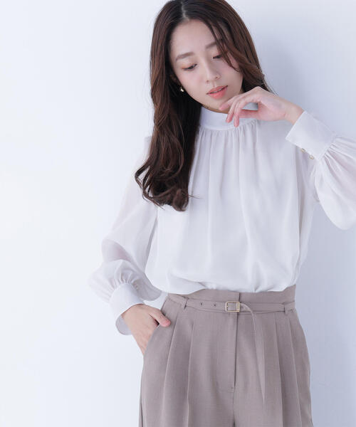 NATURAL BEAUTY BASIC（ナチュラルビューティーベーシック）の「◇ハイネックボリュームシアーブラウス（シャツ/ブラウス・レディース・オフホワイト/ベージュ/ラベンダー/グレー・MEDIUM/SMALL）」の14枚目の写真