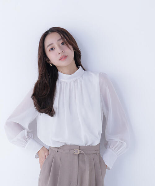 NATURAL BEAUTY BASIC（ナチュラルビューティーベーシック）の「◇ハイネックボリュームシアーブラウス（シャツ/ブラウス・レディース・オフホワイト/ベージュ/ラベンダー/グレー・MEDIUM/SMALL）」の16枚目の写真