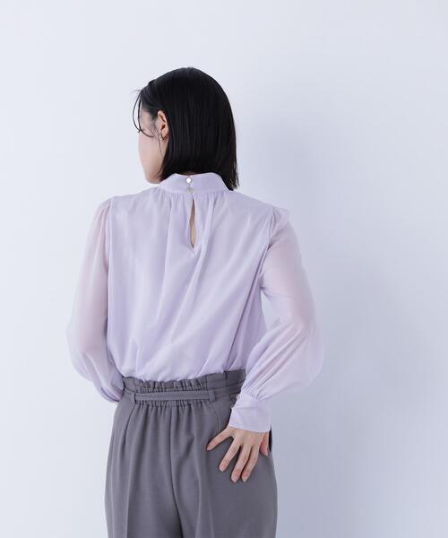 NATURAL BEAUTY BASIC(ナチュラルビューティーベーシック)の「◇ハイネックボリュームシアーブラウス(シャツ/ブラウス・レディース・オフホワイト/ベージュ/ラベンダー/グレー・MEDIUM/SMALL)」の12枚目の写真
