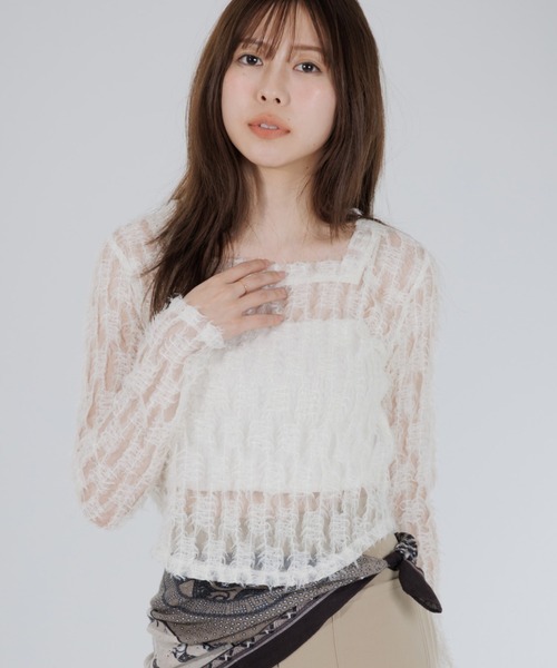 SENEE(セニー)の「feather lace square neck tops(フェザーレーススクエアネックトップス)(Tシャツ/カットソー・レディース・ブラック/アイボリー・FREE)」の2枚目の写真