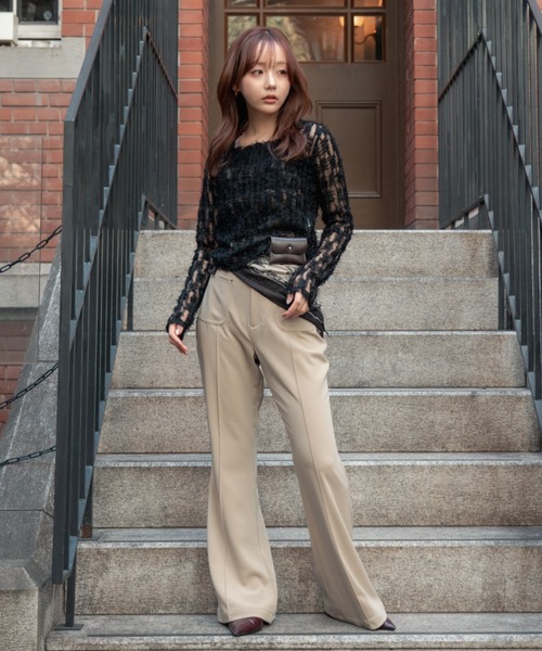 SENEE(セニー)の「feather lace square neck tops(フェザーレーススクエアネックトップス)(Tシャツ/カットソー・レディース・ブラック/アイボリー・FREE)」の19枚目の写真