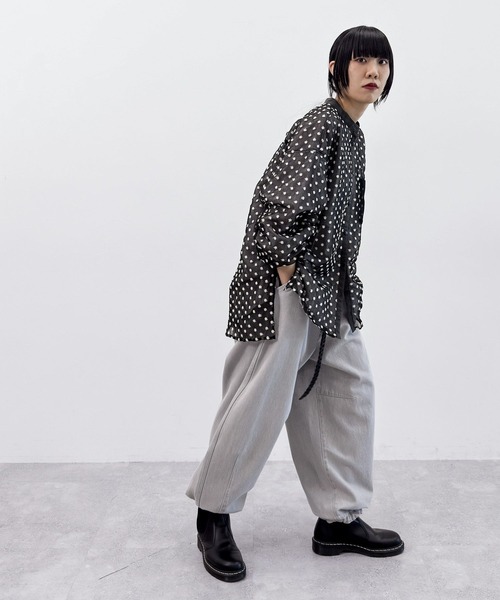 niko and...（ニコアンド）の「[MODE NORM CORE] フラワーエンブロレイヤーシャツ（シャツ/ブラウス・レディース・オフホワイト/ブラック・LARGE/MEDIUM）」の17枚目の写真