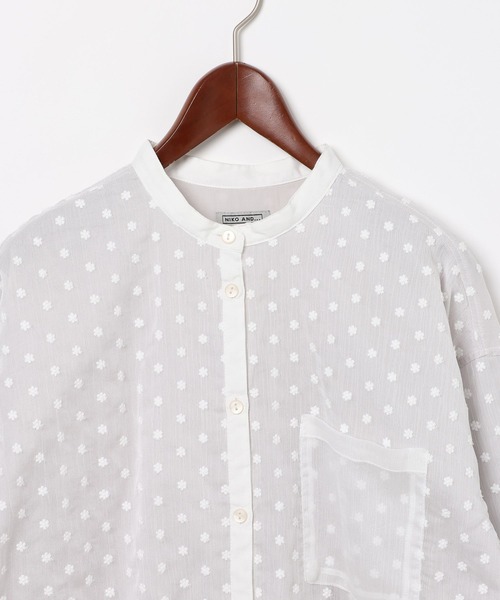 niko and...（ニコアンド）の「[MODE NORM CORE] フラワーエンブロレイヤーシャツ（シャツ/ブラウス・レディース・オフホワイト/ブラック・LARGE/MEDIUM）」の17枚目の写真