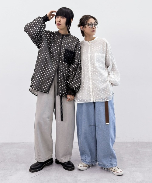 niko and...（ニコアンド）の「[MODE NORM CORE] フラワーエンブロレイヤーシャツ（シャツ/ブラウス・レディース・オフホワイト/ブラック・LARGE/MEDIUM）」の4枚目の写真