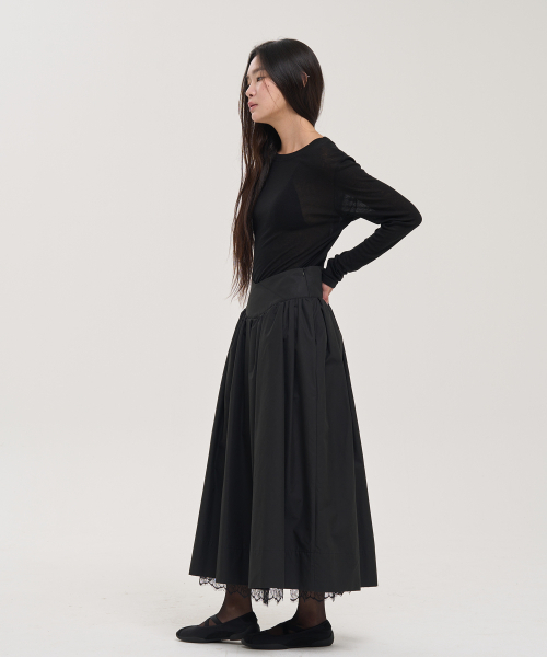 LEVHEARTED（レブハティッド）の「ソフィチェ Vラインボリュームスカート - ブラック（スカート・レディース・ブラック・SMALL/MEDIUM）」の6枚目の写真
